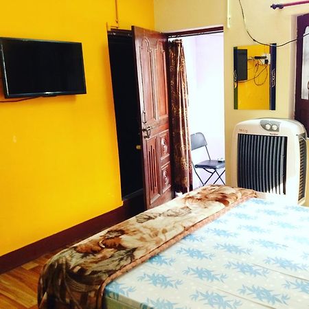 Paradise Inn Guest House Varanasi Exterior foto