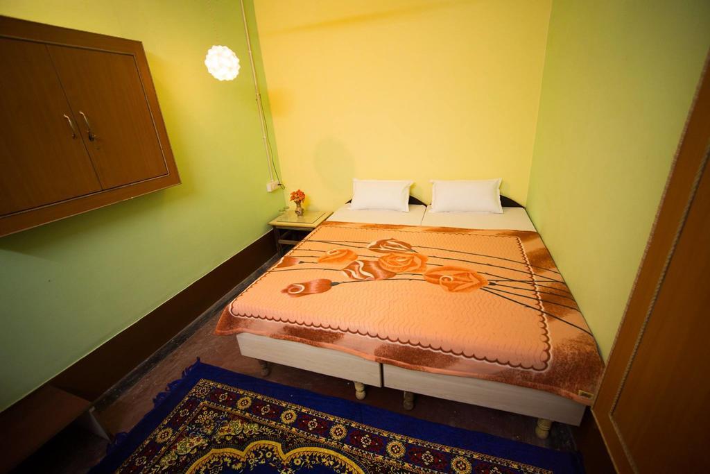 Paradise Inn Guest House Varanasi Habitación foto