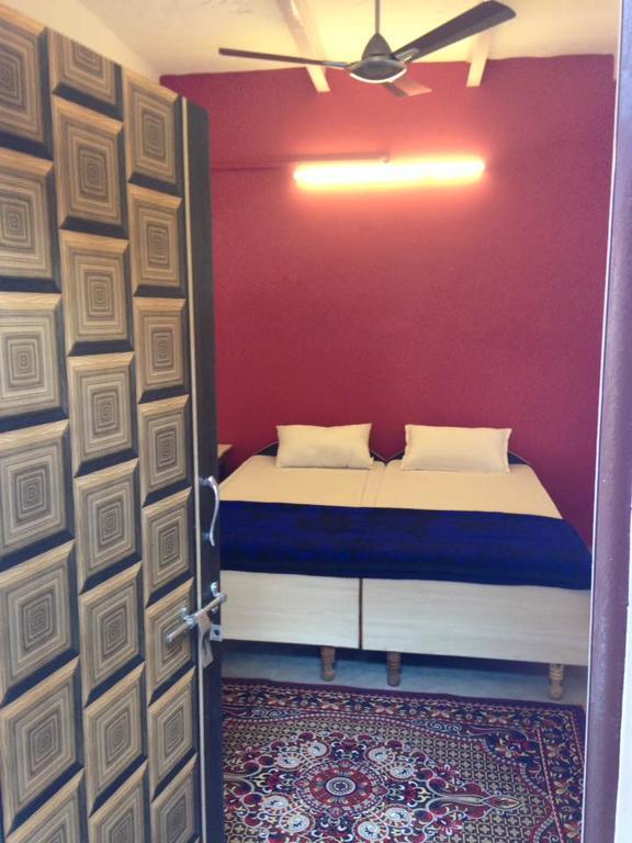 Paradise Inn Guest House Varanasi Exterior foto